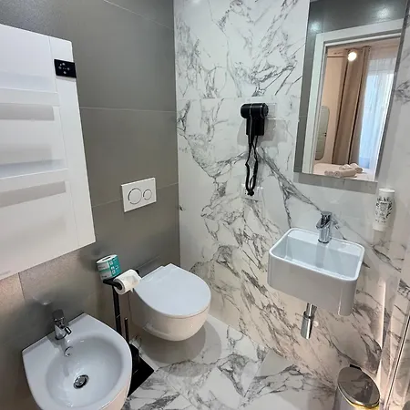 Maison Rasella Hotel *