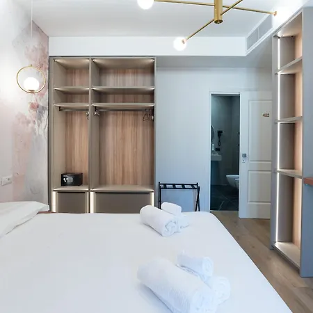 Отель Maison Rasella Palace Рим