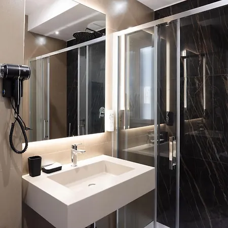 Maison Rasella Palace Отель Рим