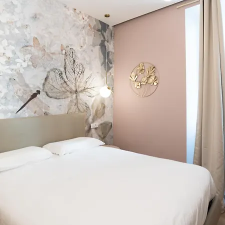 Отель Maison Rasella Palace Рим
