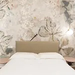 Maison Rasella 호텔 *